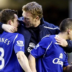 Everton FC: David Moyes and Players Celebrate FA Cup Quarter Final Victory over Middlesbrough (08/09) - Moyes with Leighton Baines and Leon Osman