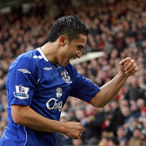 Football - Manchester United v Everton Barclays Premier League - Old Trafford - 23 / 12 / 07 Evertons Tim Cahill celebrates scoring his sides first goal of the match Mandatory Credit: Action Images / Carl Recine Livepic
