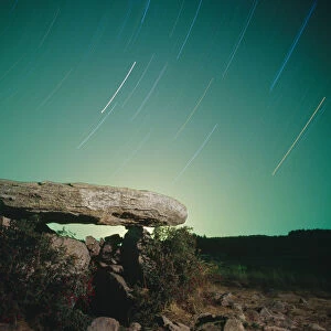 Long exposure of stars above a rock bridge in the Eastern Pyrenees. Alta Cerdanya
