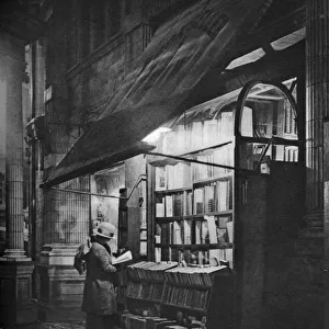 A bookshop in Bloomsbury, London, 1926-1927. Artist: HW Fincham