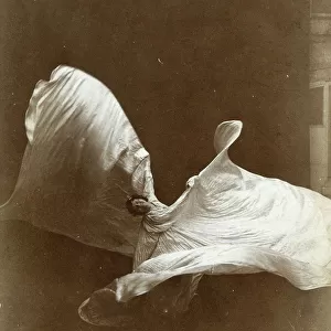 Loie Fuller in La danse Blanche, 1897. Artist: Taber, Isaiah West (1830-1912)