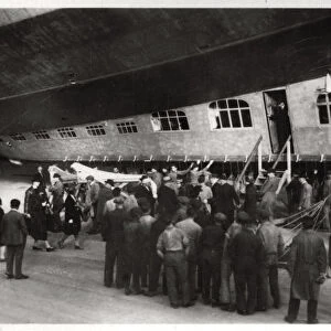 Passengers boarding Zeppelin LZ 127 Graf Zeppelin, 1933