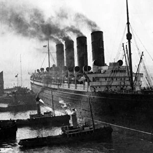 Cunard Liner RMS Mauretania being docked at Liverpool 1926