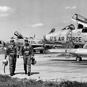 USAF pilots with F-100 Super Sabre aircraft