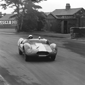 1959 British Grand Prix: Stirling Moss, retired, support race to the Grand Prix, action