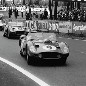 1960 Le Mans 24 hours: Phil Hill / Wolfgang von Trips leads Willy Mairesse / Richie Ginther, Ricardo Rodriguez / Andre Pilette and John Wagstaff / Tony Marsh