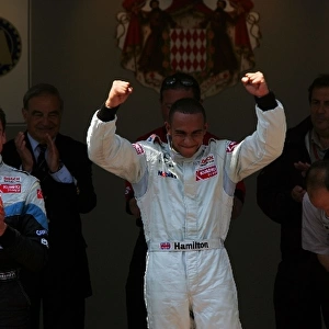 Formula Three Euroseries: The podium: Adrian Sutil second; Lewis Hamilton winner; Loic Duval third