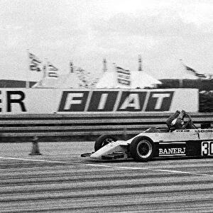 Formula Ford 2000: Ayrton Senna Rushen Green Racing RF82 crosses the finish line to win the race and claim the EFDA Championship