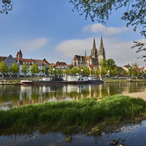 Danube River and the Old Town of Regensburg at sunset, Bavaria, Germany