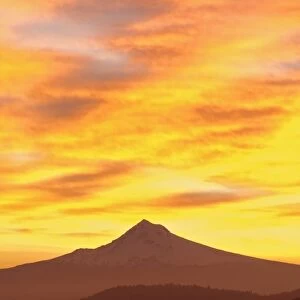 Sunrise Over Mount Hood, Portland, Oregon, Usa