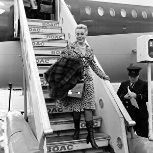 Actress Zsa Zsa Gabor arrives at London Heathrow Airport from New York Friday 20th