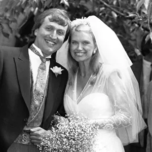 Anneka Rice marries theatre producer Nick Allott. Anneka