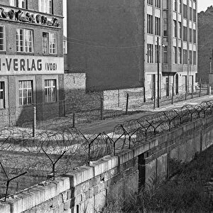 East Germany Collection: Checkpoint Charlie