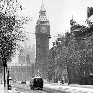 Big Ben behind the times. Big Ben suffered from the weather when it began chimming ten