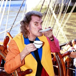 Billy Connolly launches his Tickety-boo tea in London - 18 / 10 / 1999