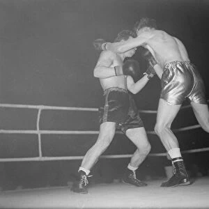 Boxing at Harrigay 1951 Terry Ratcliffe v Bill Rattray DM 28 / 2 / 1951