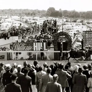 Epsom Derby 1977 were Lester Piggott riding Minstrel winning it from Hot Grove for his