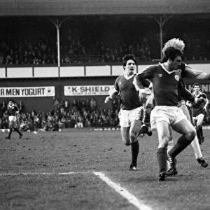 Everton 1 v. Aston Villa 3. Division One Football. February 1981 MF01-21-018