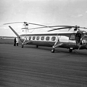Farnborough Airshow. Bristol 173 Helicopter. September 1952 C4316a-019