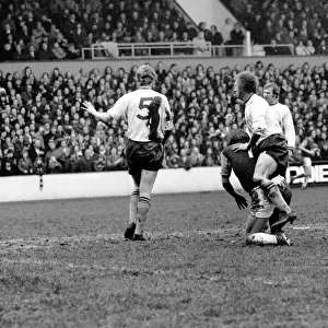 Football: West Ham vs. Burnley F. C. March 1975 75-01462-006