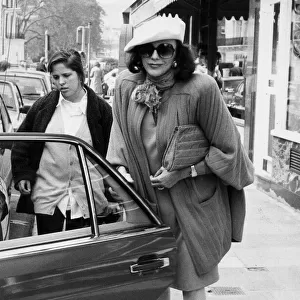 Joan Collins shopping in London with daughter Katyana - April 1987