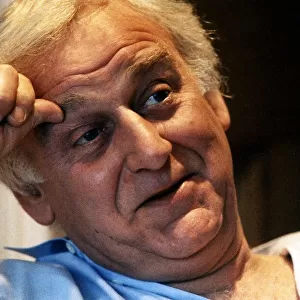 John Thaw Actor relaxing at Home A©Mirrorpix