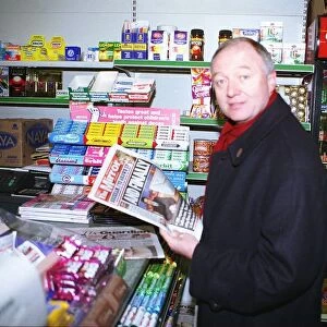 Ken Livingstone MP November 1999 buying the Mirror newspaper at his local