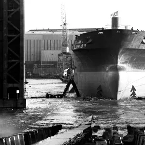 The launch of the merchant ship Johanna Oldendorff at the Southwick slipway of North-East