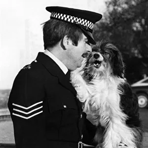 Law Paw... Pippin with Sgt Dick Smith of Thames Valley police. January 1984 P006049