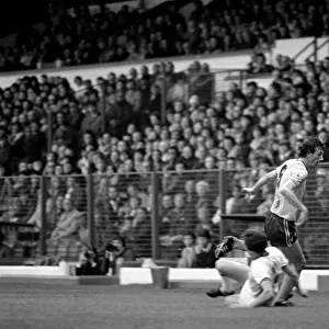 Leeds United 1 v. Sunderland 0. Division 1 Football. October 1981 MF04-06-046