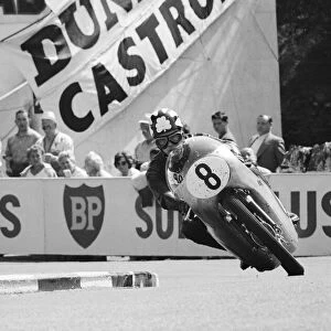 Lightweight 125cc race, Isle of Man. Tommy Robb in action. 4th June 1964