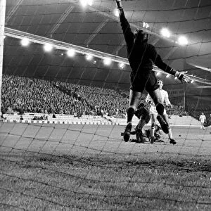 Liverpool (2) v. Servette (0). European Cup Winners Cup. September 1971 71-12067-014