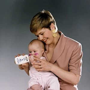 Liz Earl TV presenter with her 5 month old daughter Lily Circa 1992