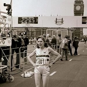 London Marathon 1982 Joyce Smith finishing the Marathon - The first woman home