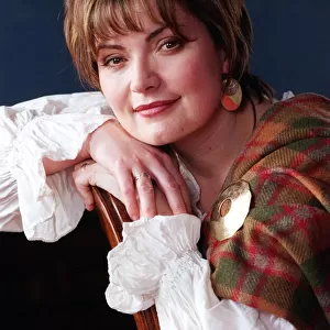 Lorraine Kelly wearing tartan outfit February 1998 GMTV presenter
