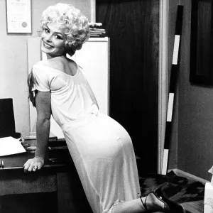 Lucy Gutteridge Actress poses in her new story where she plays Marilyn Monroe a punk