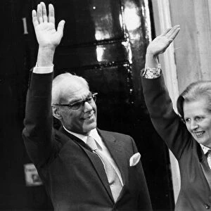 Margaret Thatcher and husband Denis waving outside 10 Downing Street 07 / 05 / 1979