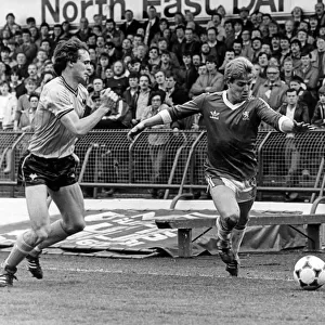 Middlesbroughs Paul Sugrue, right, gets quickly past a Wolves defender