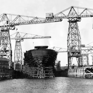 A Ship Being Built at the River Tyne Print