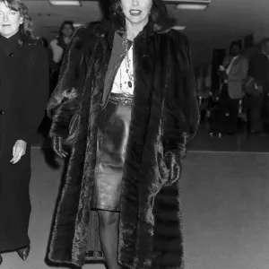 Joan Collins at Heathrow Print, November 1988 (00141) Joan Collins at Heathrow Print, November 1988 (00141)