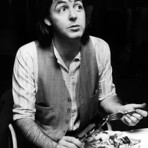 Paul McCartney Eating Fish and Chips Print, November 1977 Paul McCartney Eating Fish and Chips Print, November 1977