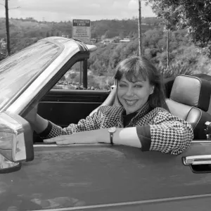 Jenny Agutter, actriz, en su Jaguar XIS - 28/04/1988. Jenny Agutter, actriz, en su Jaguar XIS - 28/04/1988.