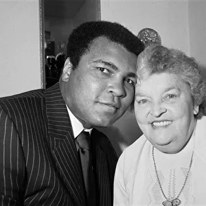 Muhammad Ali pays a surprise visit to a 64-year old widow. Mrs