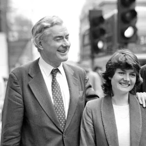 Newsreader Pamela Armstrong wih her ITNs News At Ten colleagues Alistair Burnett