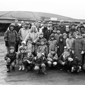 Parent s, teachers and pupils from Newsome Junior School ready to start the Bilberry