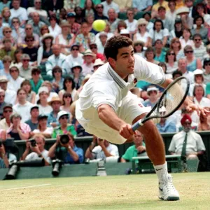 PETE SAMPRAS BEATS TODD MARTIN AT THE WIMBLEDON SEMI FINALS JULY 1994 02 / 07 / 1994