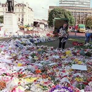 Princess Diana Death 31 August 1997 Flowers being removed from George Square Glasgow