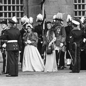 Princess Margaret arriving at Queen Julianas (right