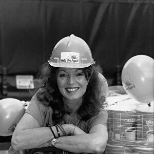 Rula Lenska Ploish actress in West London helping the first shipment £20