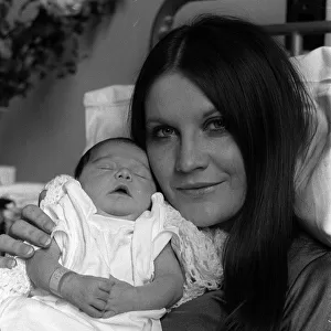 Sandie Shaw pop singer with her new baby daughter Grace at the Lewisham hospital where